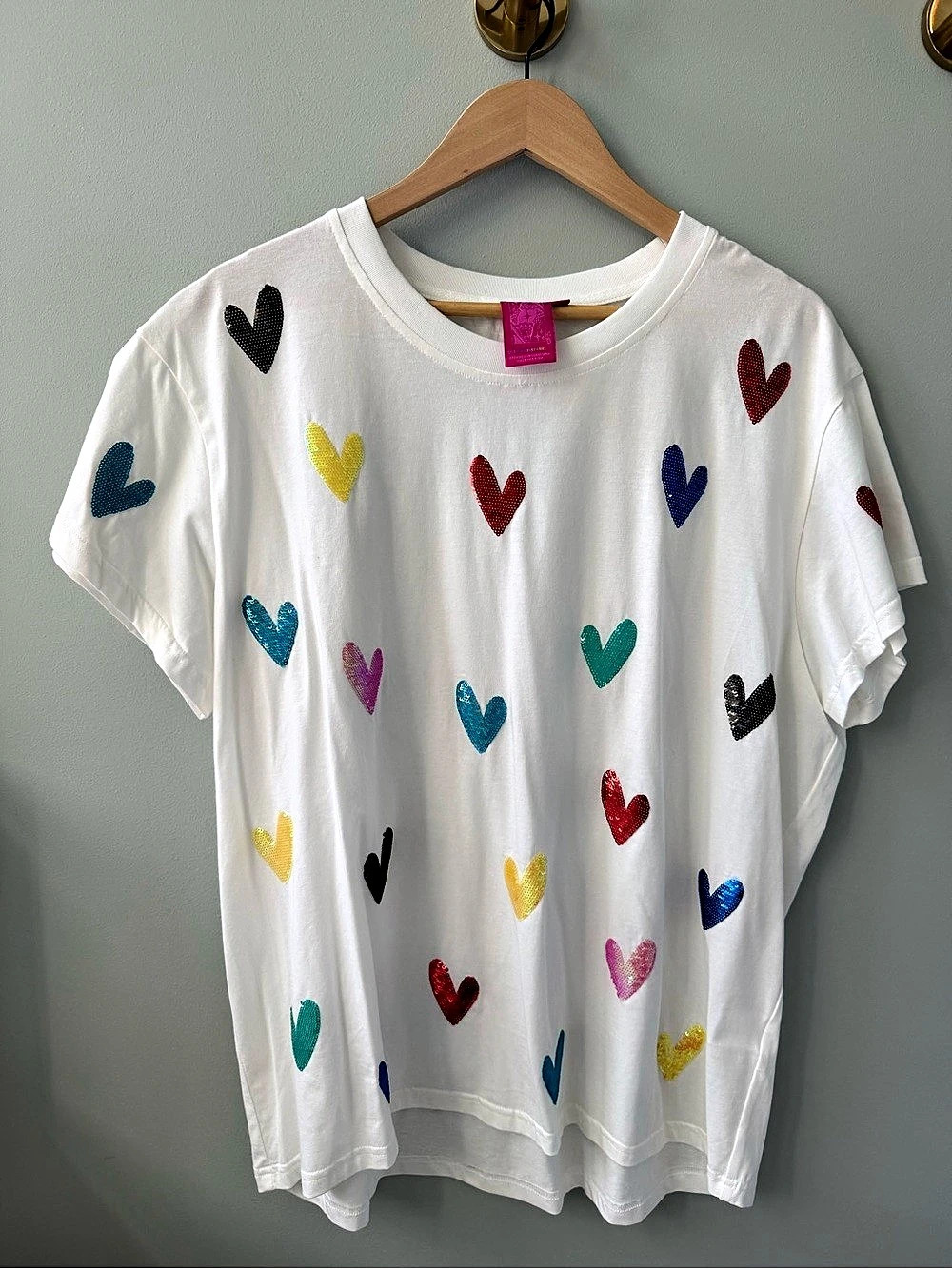 Queen of Sparkles Multicolor Heart Print Short Sleeve Tee Size Large, NWOT